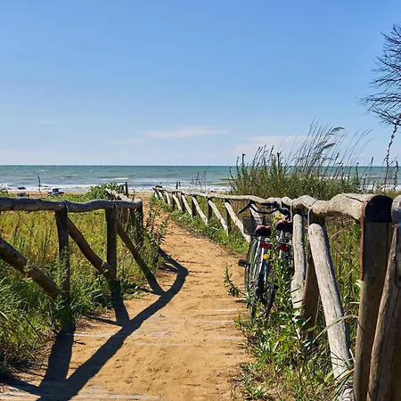 With Garden 250 Meters From The Apartamento Bibione